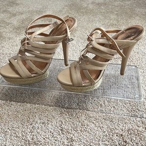 Nude BCBG platform heels size 7